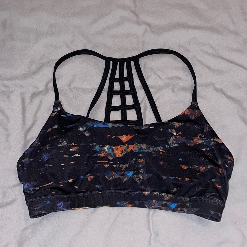Black Speckled Padded Sports Bra with Strappy Back — Forever 21